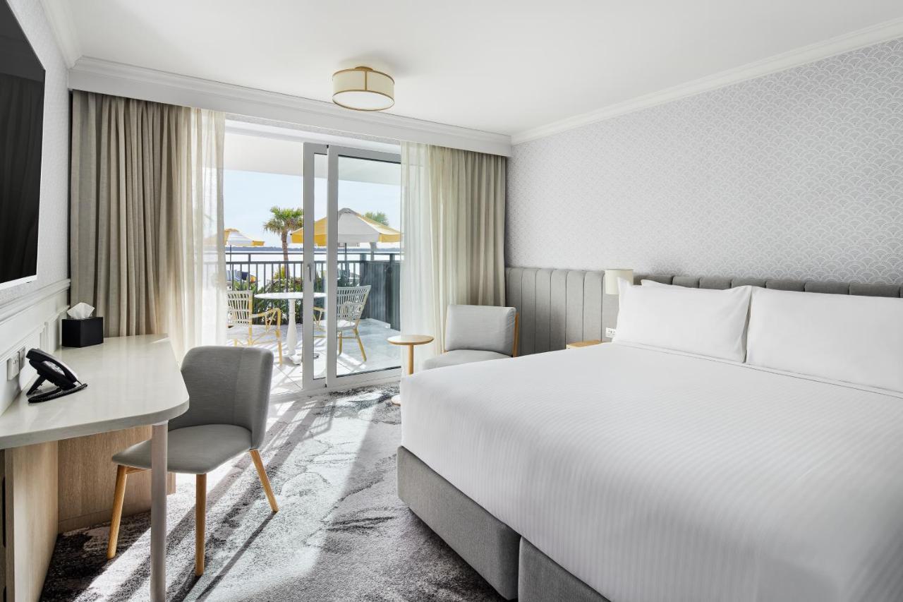 بيتش كومبر هوتل توكلي المظهر الخارجي الصورة A guest room at the Hilton San Diego Bayfront