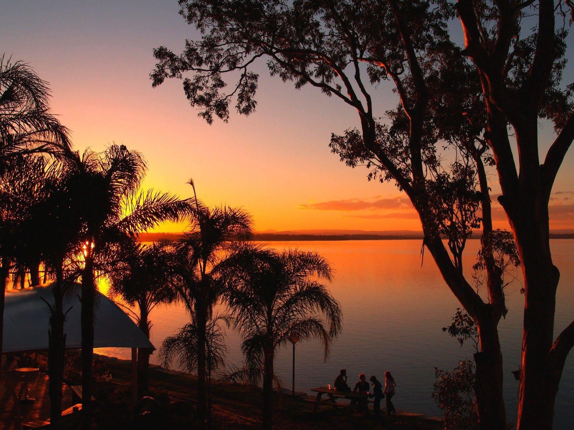 بيتش كومبر هوتل توكلي المظهر الخارجي الصورة Sunset at Lake Murray
