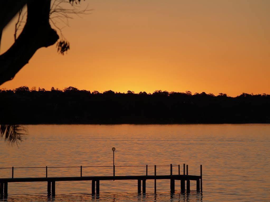 بيتش كومبر هوتل توكلي المظهر الخارجي الصورة Sunset over Lake Murray